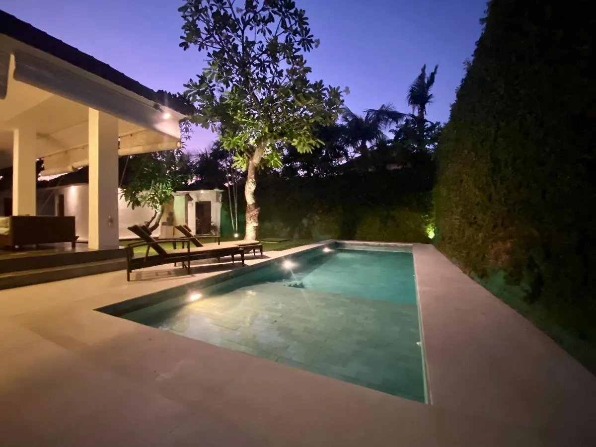 Villa Emma | Heart Of Seminyak | 350M Beach 0*,  Indonesië